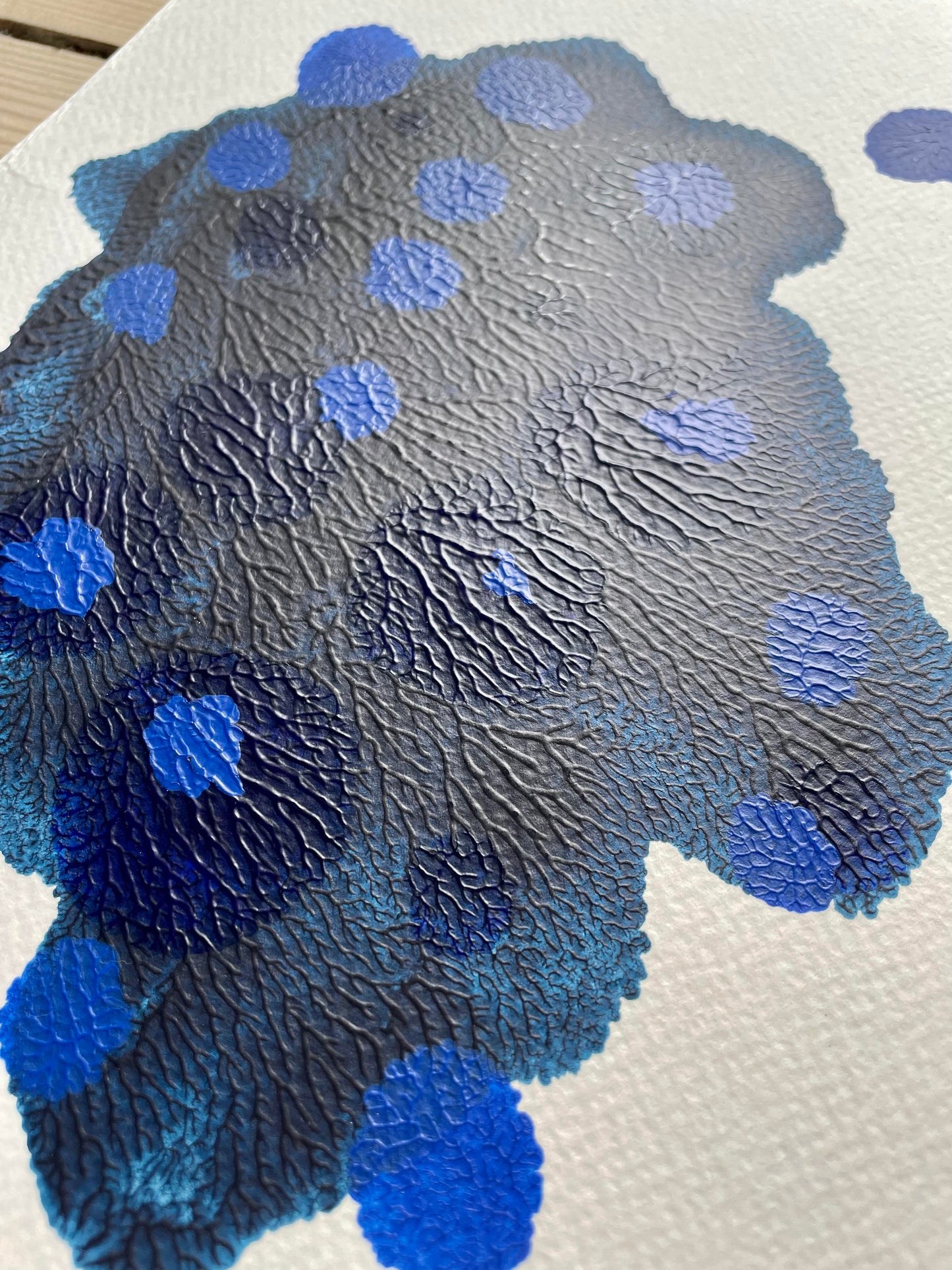 A4 / Blue dots