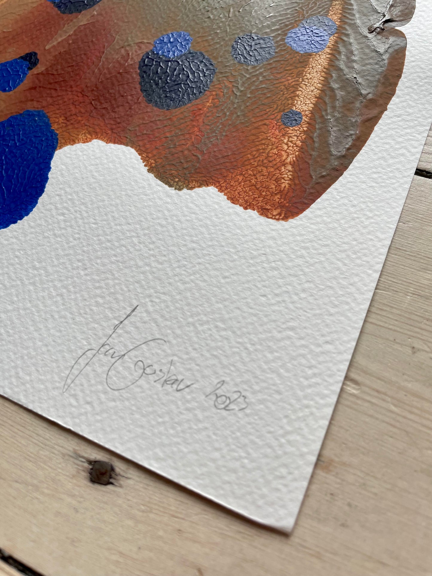 A3 / Brown with blue dots 2